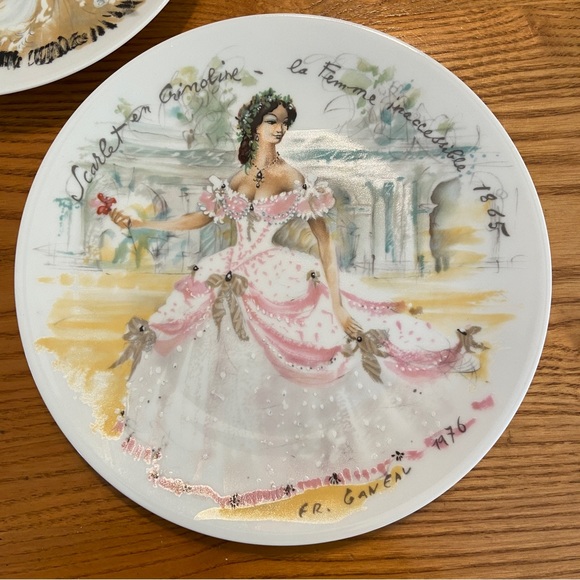 French Women Collector Plates set of 2 FR. GANGAV 1976 France - Picture 2 of 8
